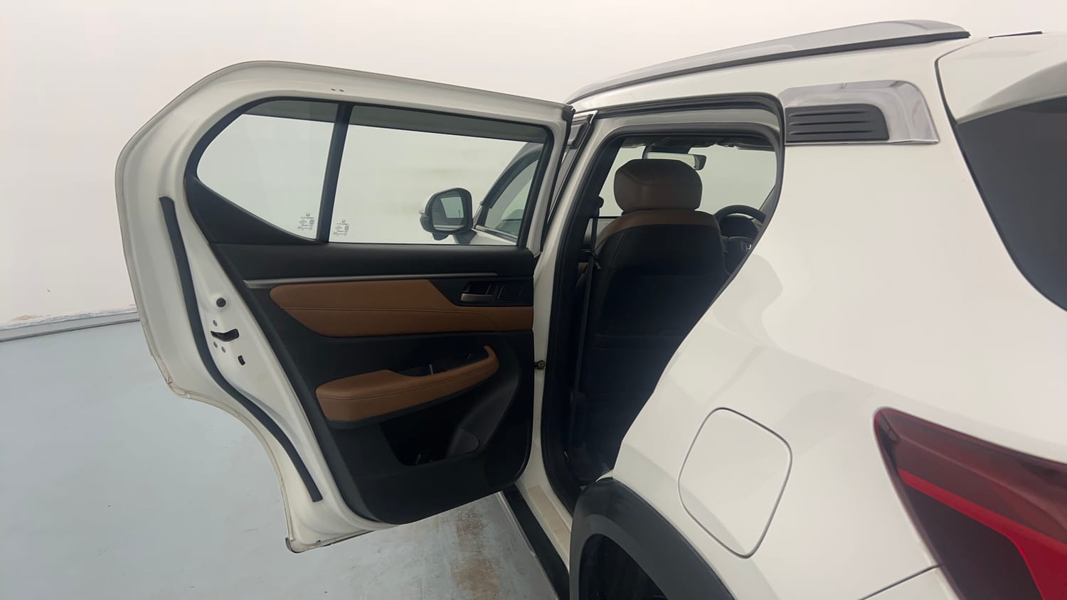 Used 2023 Honda Elevate ZX CVT Petrol Automatic interior LEFT REAR DOOR OPEN VIEW