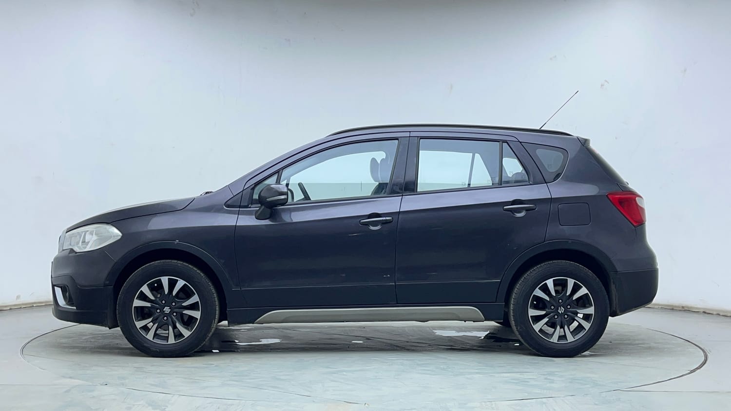 Used 2019 Maruti Suzuki S-Cross Zeta 1.3 Diesel Manual exterior LEFT SIDE VIEW