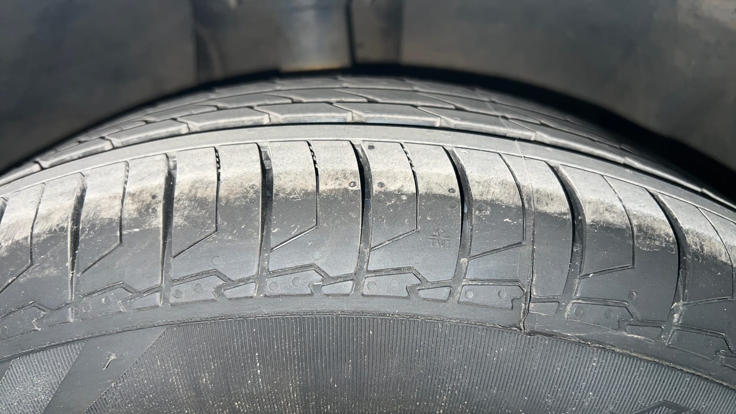 Used 2016 Ford EcoSport Titanium 1.5L Ti-VCT AT Petrol Automatic tyres RIGHT FRONT TYRE TREAD VIEW