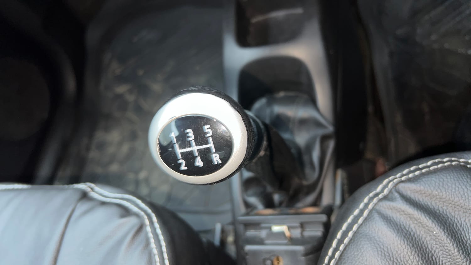 Used 2013 Maruti Suzuki Wagon R LXI CNG Cng Manual interior GEAR  KNOB VIEW
