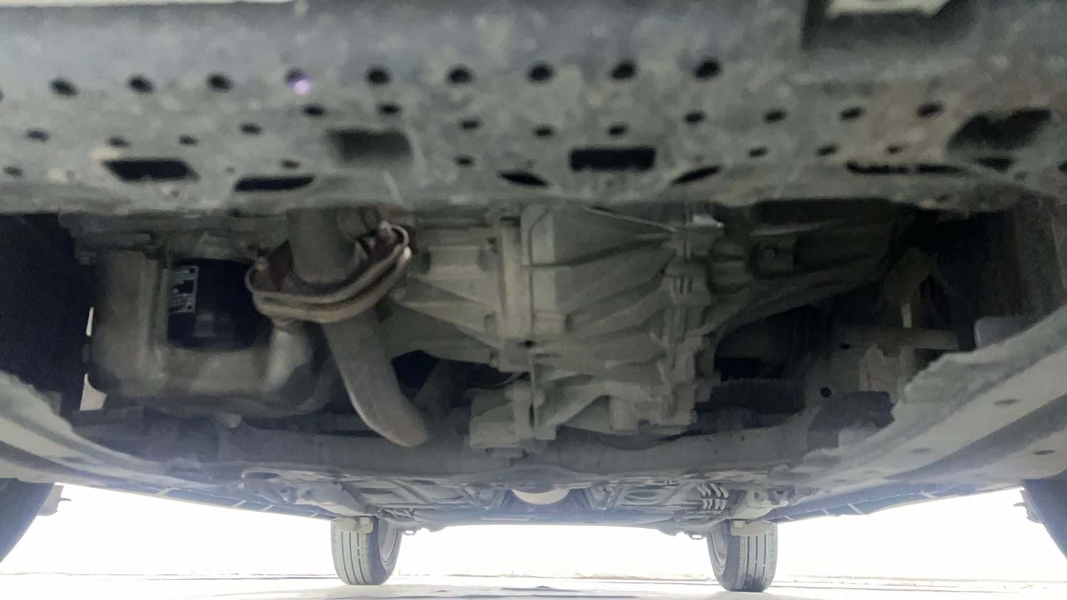 Used 2020 Maruti Suzuki Swift ZXi AMT Petrol Automatic extra FRONT LEFT UNDERBODY VIEW