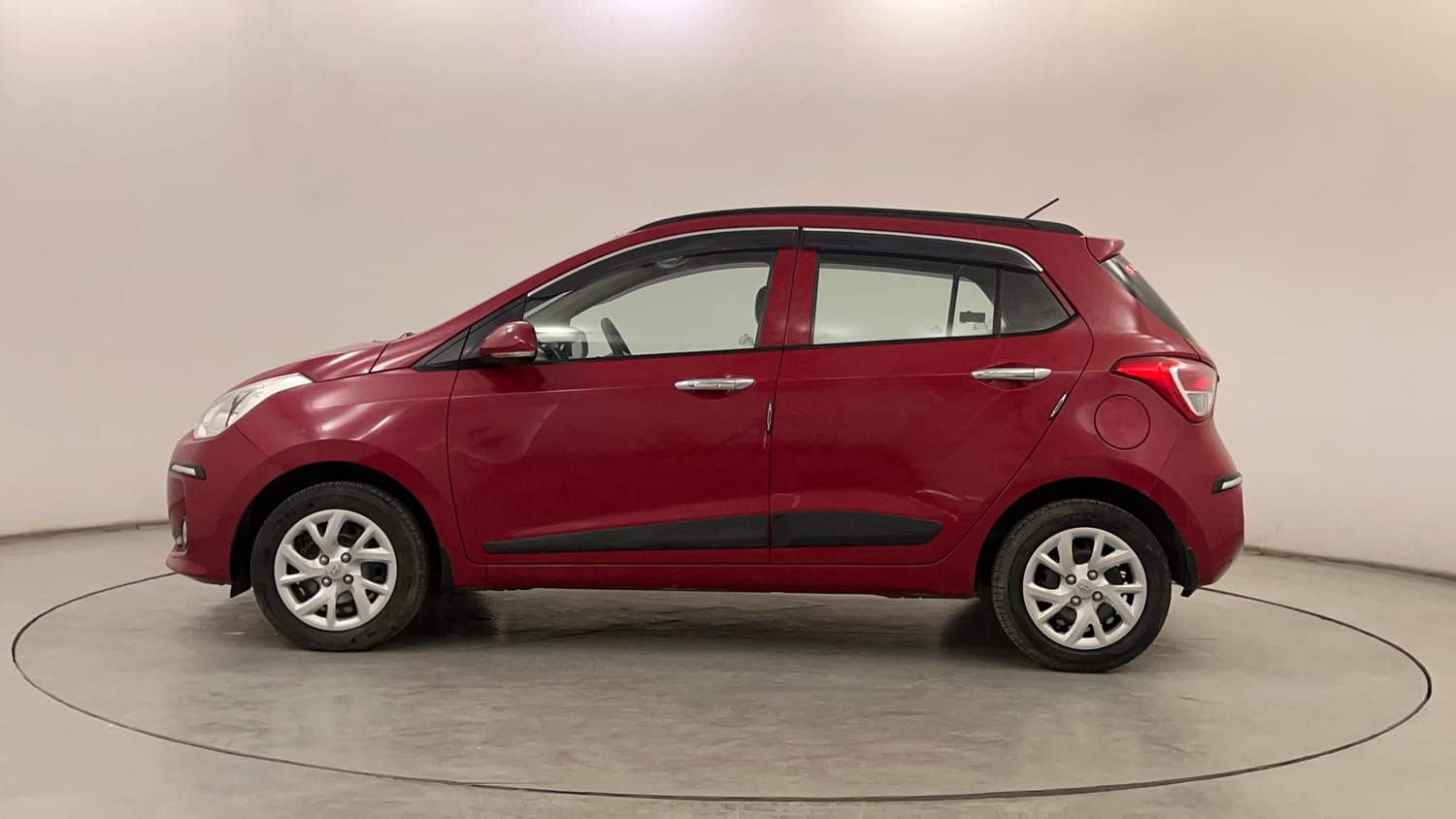 Used 2017 Hyundai Grand i10 Sportz (O) 1.2 Kappa VTVT Petrol Manual exterior LEFT SIDE VIEW