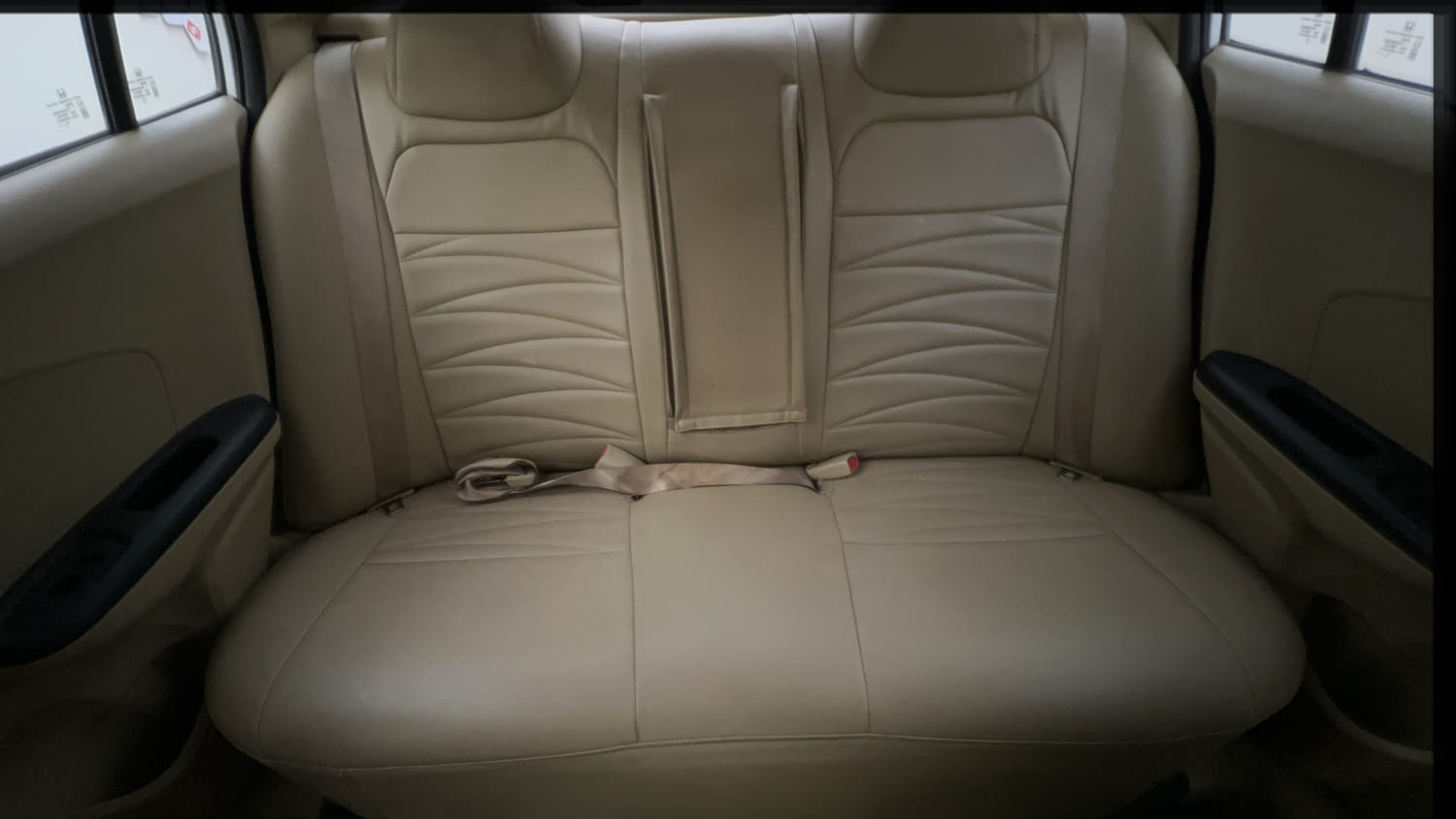 Used 2015 Honda Amaze 1.2 SX i-VTEC Petrol Manual interior REAR SEAT CONDITION VIEW
