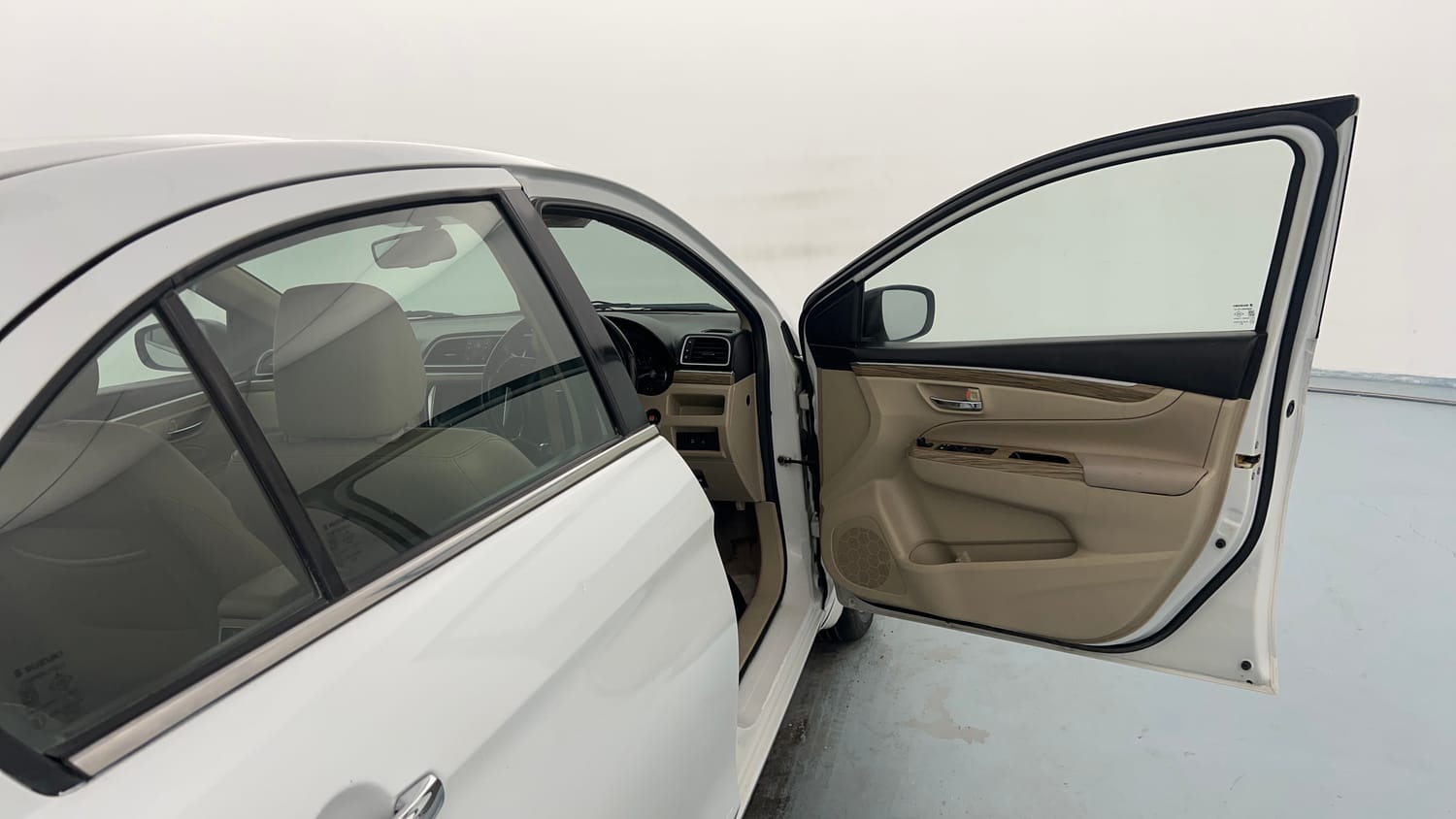 Used 2019 Maruti Suzuki Ciaz Alpha Hybrid 1.5 Petrol Manual interior RIGHT FRONT DOOR OPEN VIEW