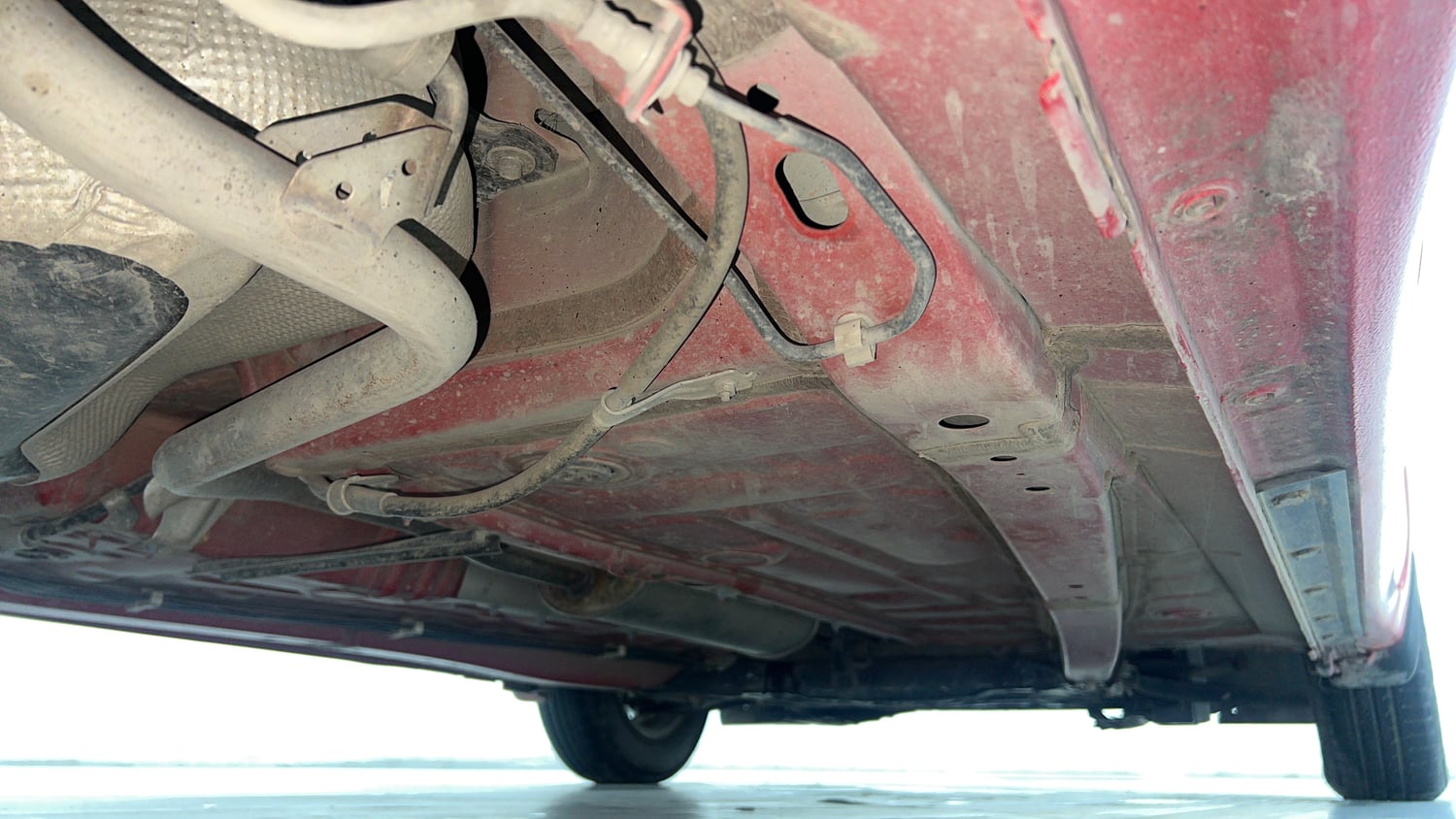 Used 2020 Maruti Suzuki Swift VXi AMT Petrol Automatic extra REAR RIGHT UNDERBODY VIEW