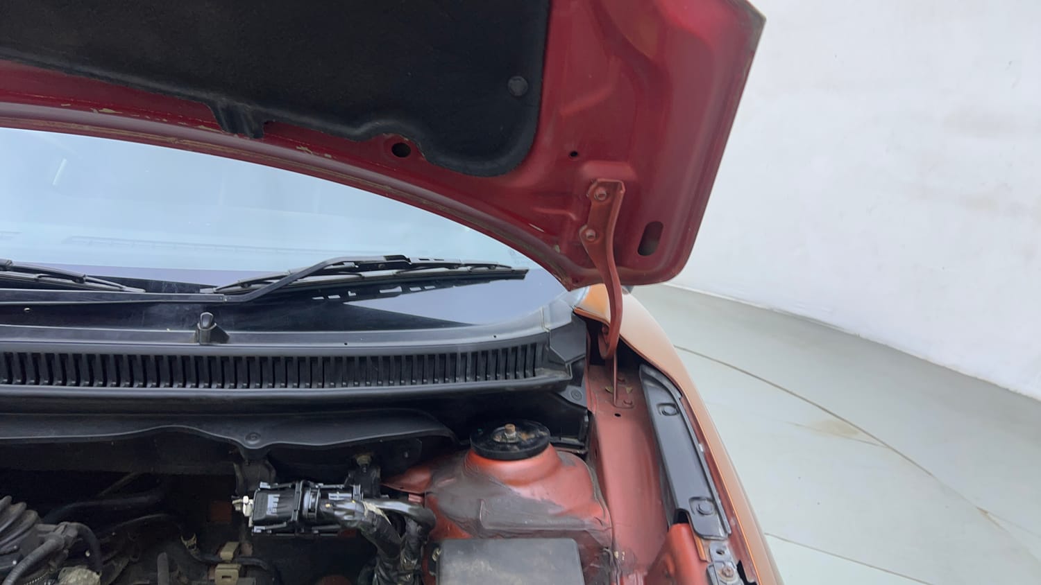 Used 2018 Maruti Suzuki Baleno Alpha 1.2 Petrol Manual engine ENGINE LEFT SIDE HINGE & APRON VIEW