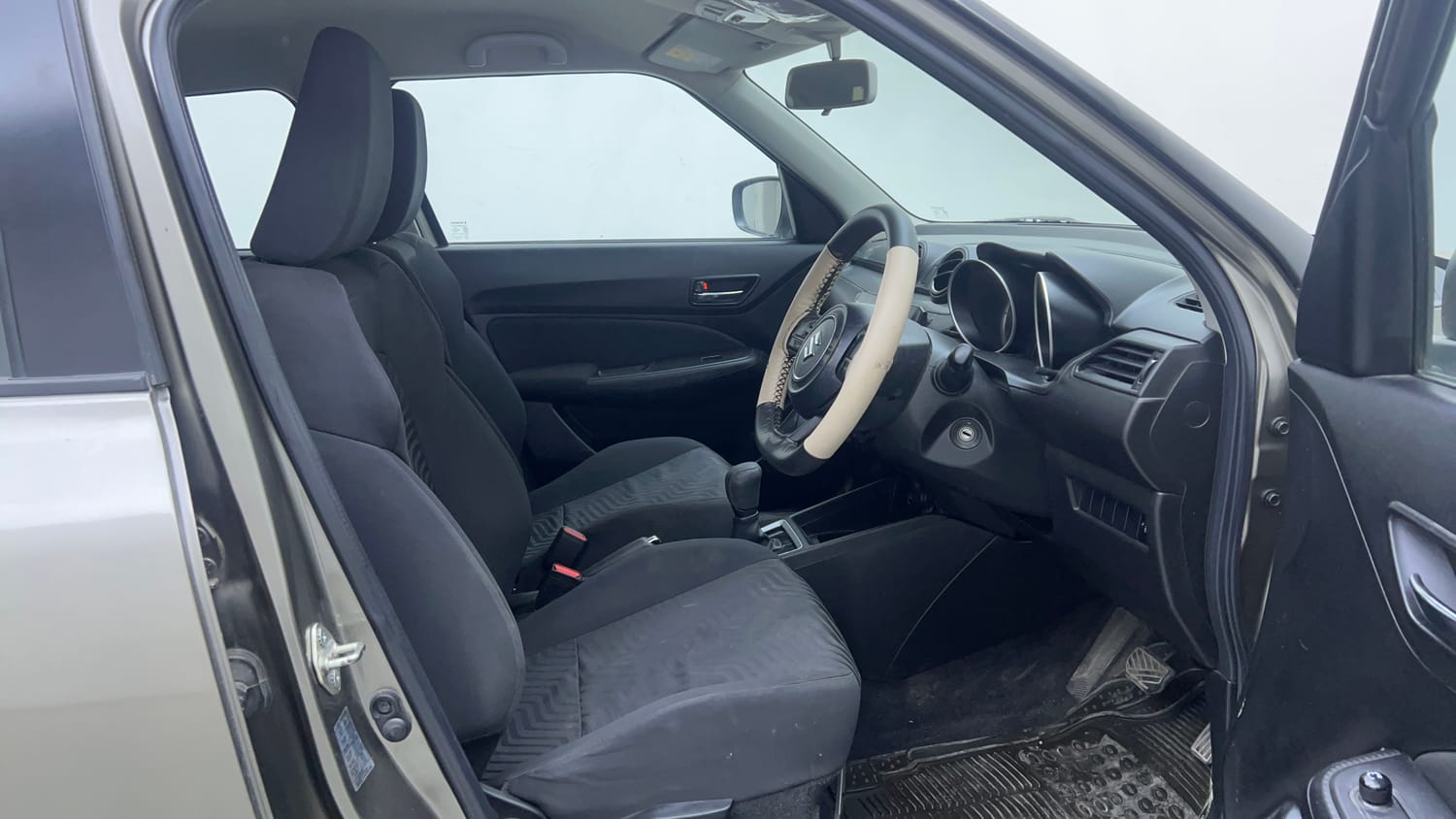 Used 2018 Maruti Suzuki Swift VDi AMT Diesel Automatic interior RIGHT SIDE FRONT DOOR CABIN VIEW