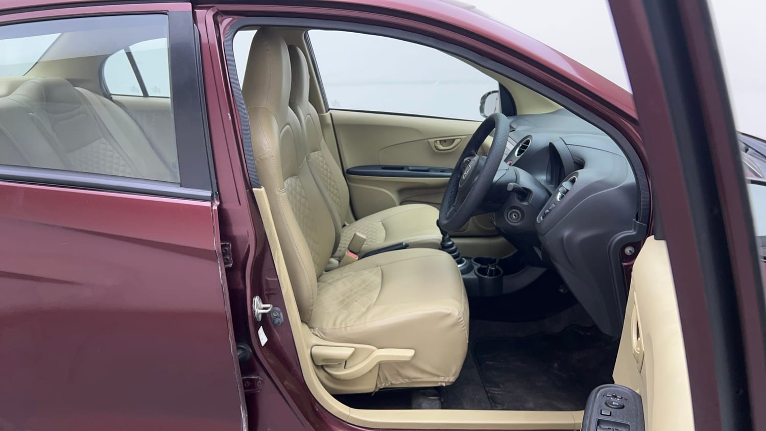 Used 2015 Honda Amaze 1.2 S i-VTEC Petrol Manual interior RIGHT SIDE FRONT DOOR CABIN VIEW