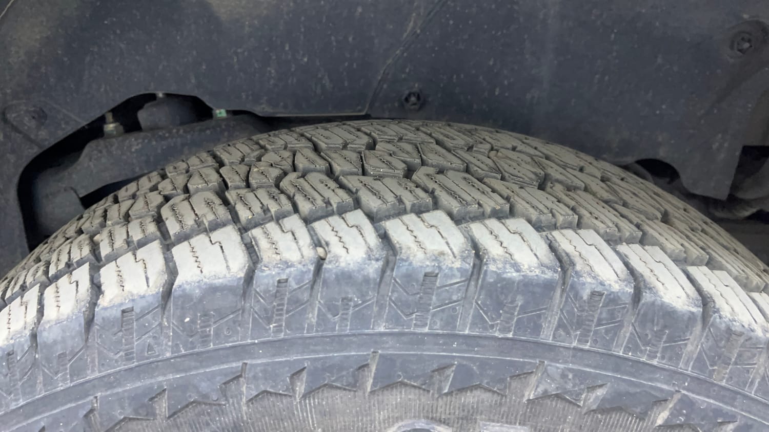 Used 2024 Mahindra Thar Roxx AX7 L Diesel AT 2WD Diesel Automatic tyres LEFT REAR TYRE TREAD VIEW