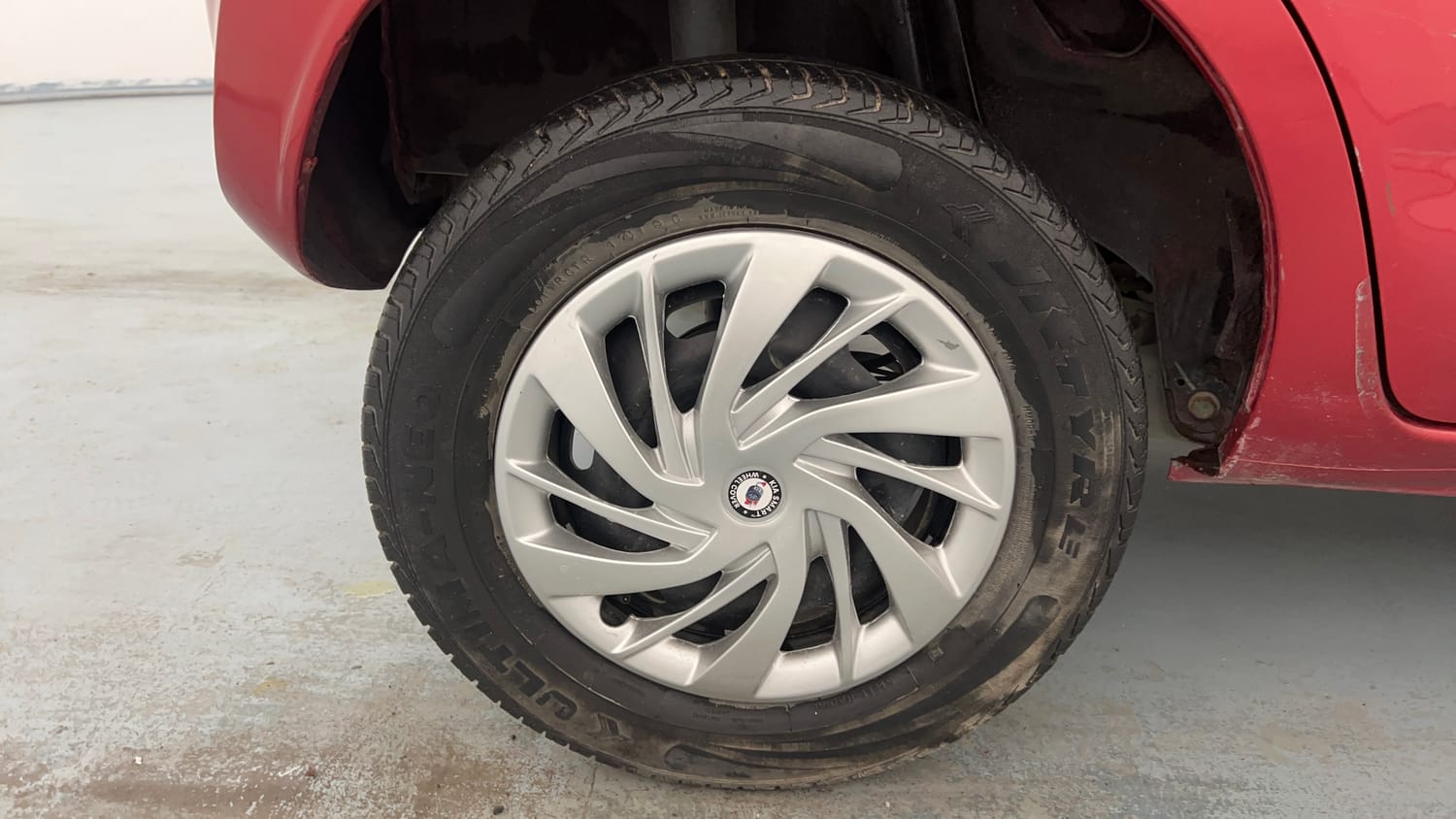 Used 2019 Datsun Redi-GO T (O) Petrol Manual tyres RIGHT REAR TYRE RIM VIEW