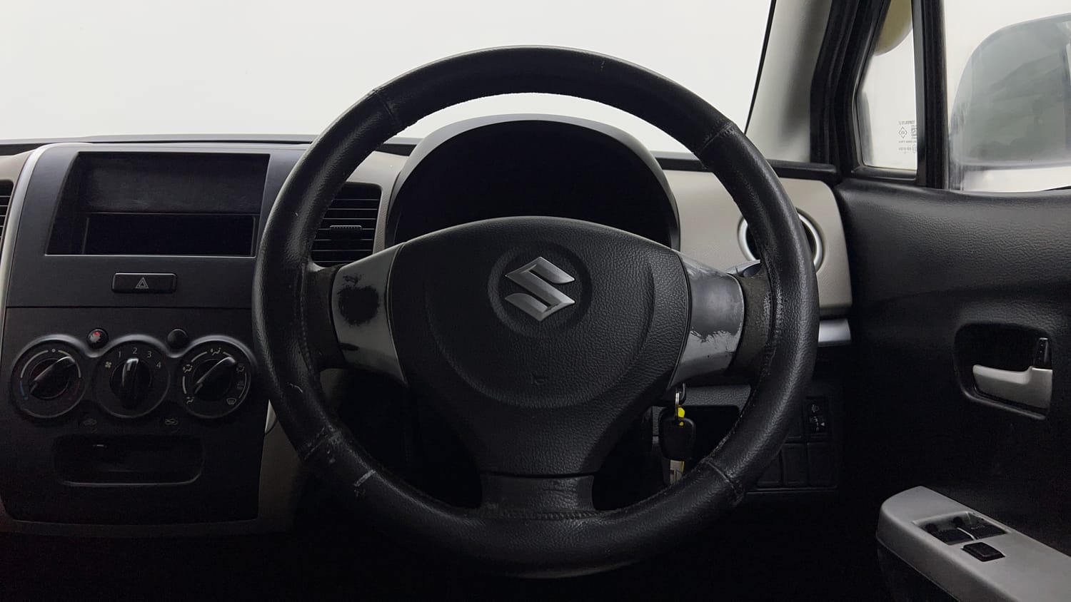 Used 2013 Maruti Suzuki Wagon R LXI Petrol Manual interior STEERING VIEW