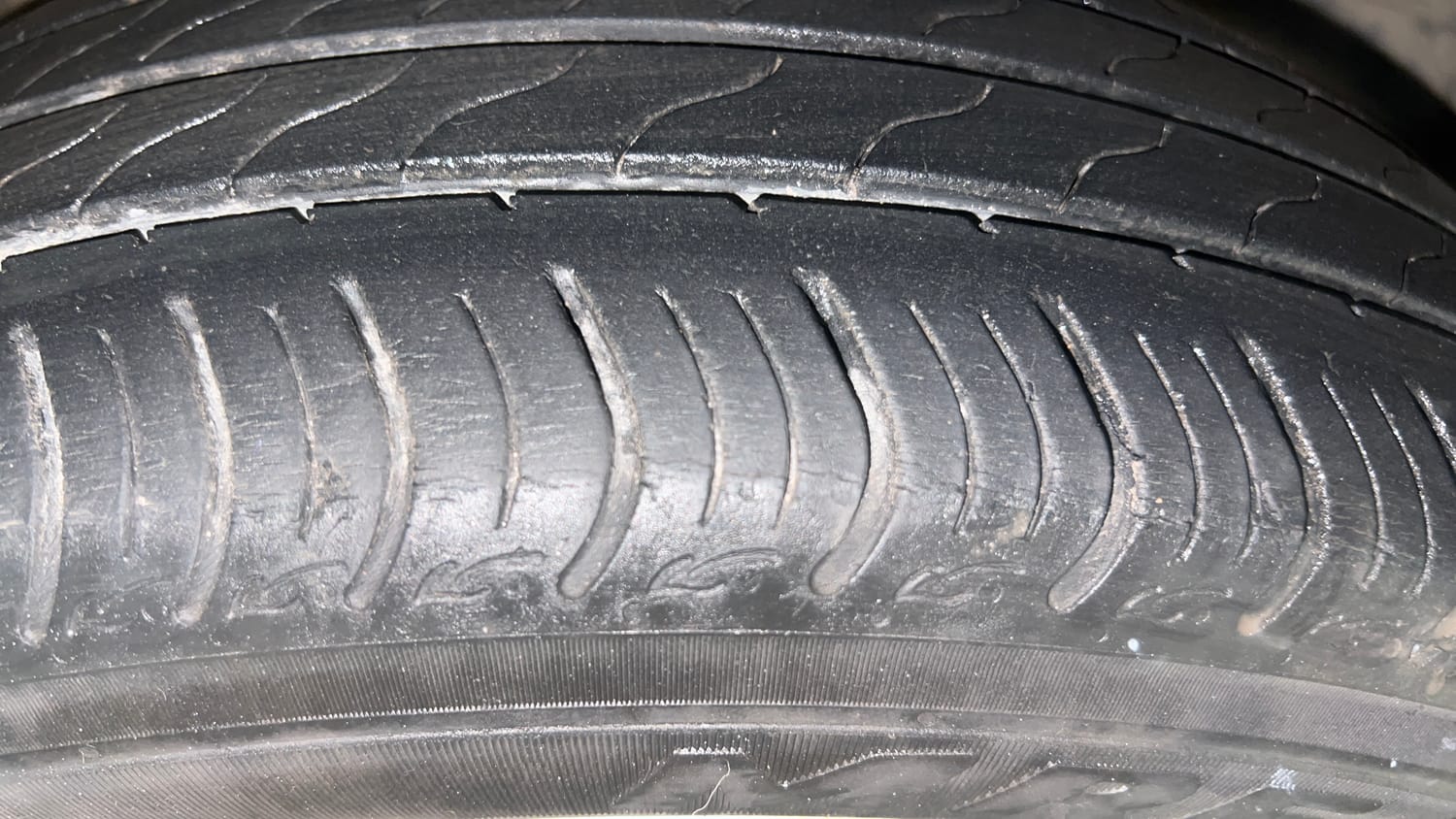 Used 2019 Honda Amaze 1.2 VX CVT Petrol Petrol Automatic tyres RIGHT FRONT TYRE TREAD VIEW