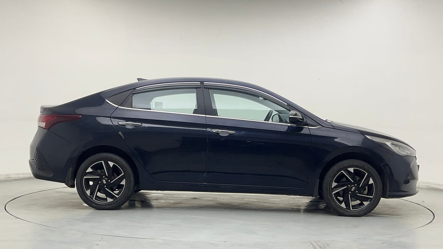 Used 2021 Hyundai Verna SX (O) 1.0 Turbo DCT Petrol Automatic exterior RIGHT SIDE VIEW