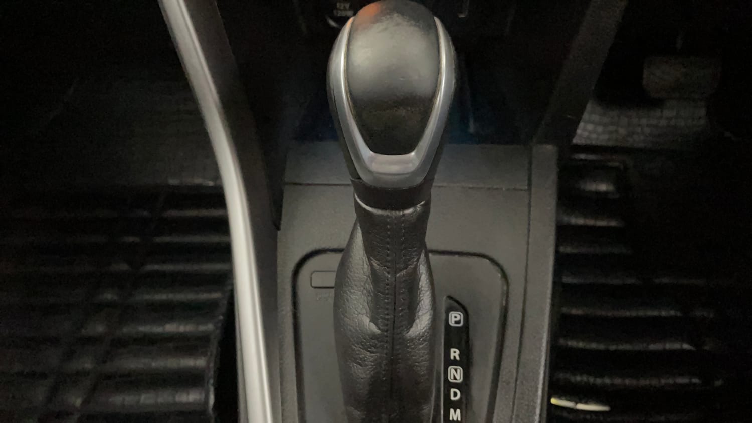 Used 2022 Maruti Suzuki Brezza ZXi Plus AT Petrol Automatic interior GEAR  KNOB VIEW