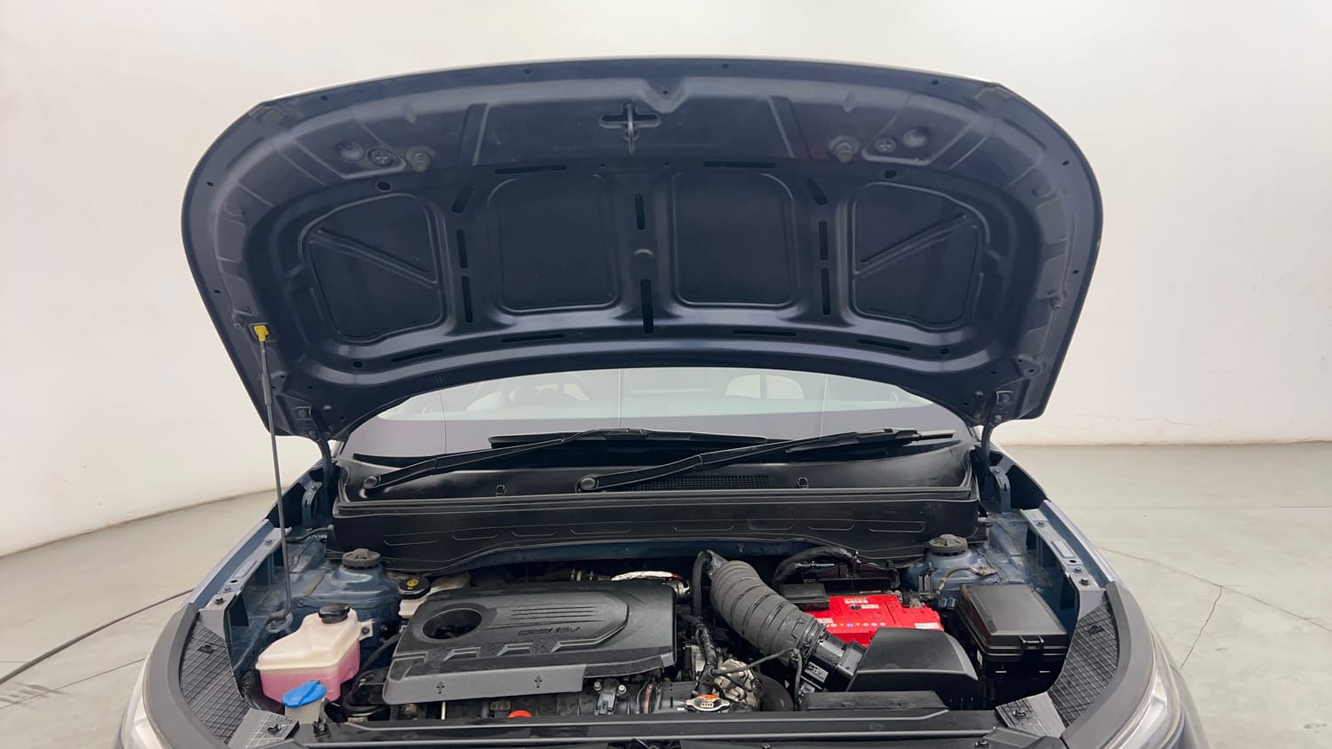 Used 2021 Hyundai Venue SX 1.5 CRDi Diesel Manual engine ENGINE & BONNET OPEN FRONT VIEW