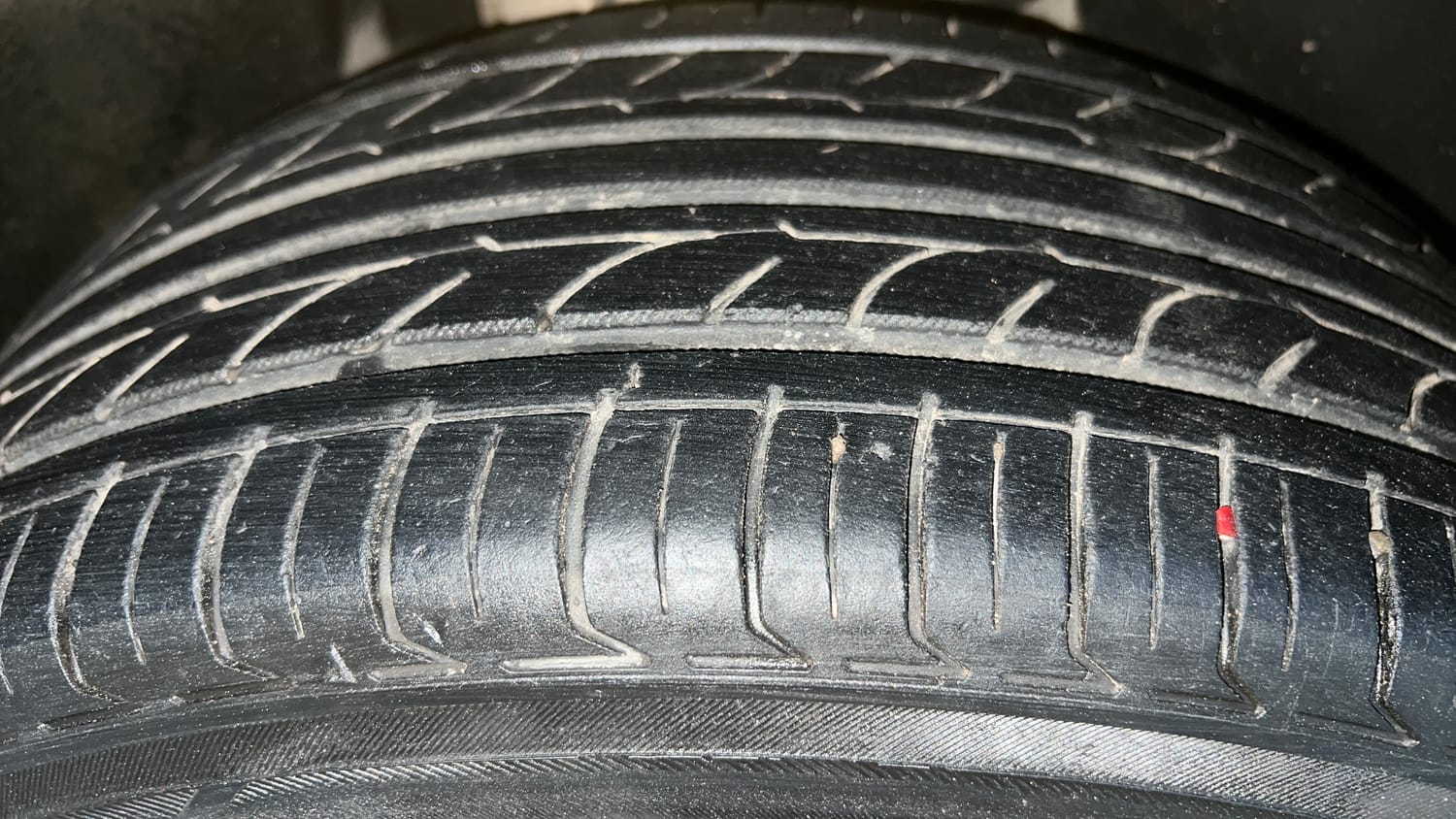 Used 2023 Volkswagen Virtus Highline 1.0 TSI AT Petrol Automatic tyres RIGHT REAR TYRE TREAD VIEW