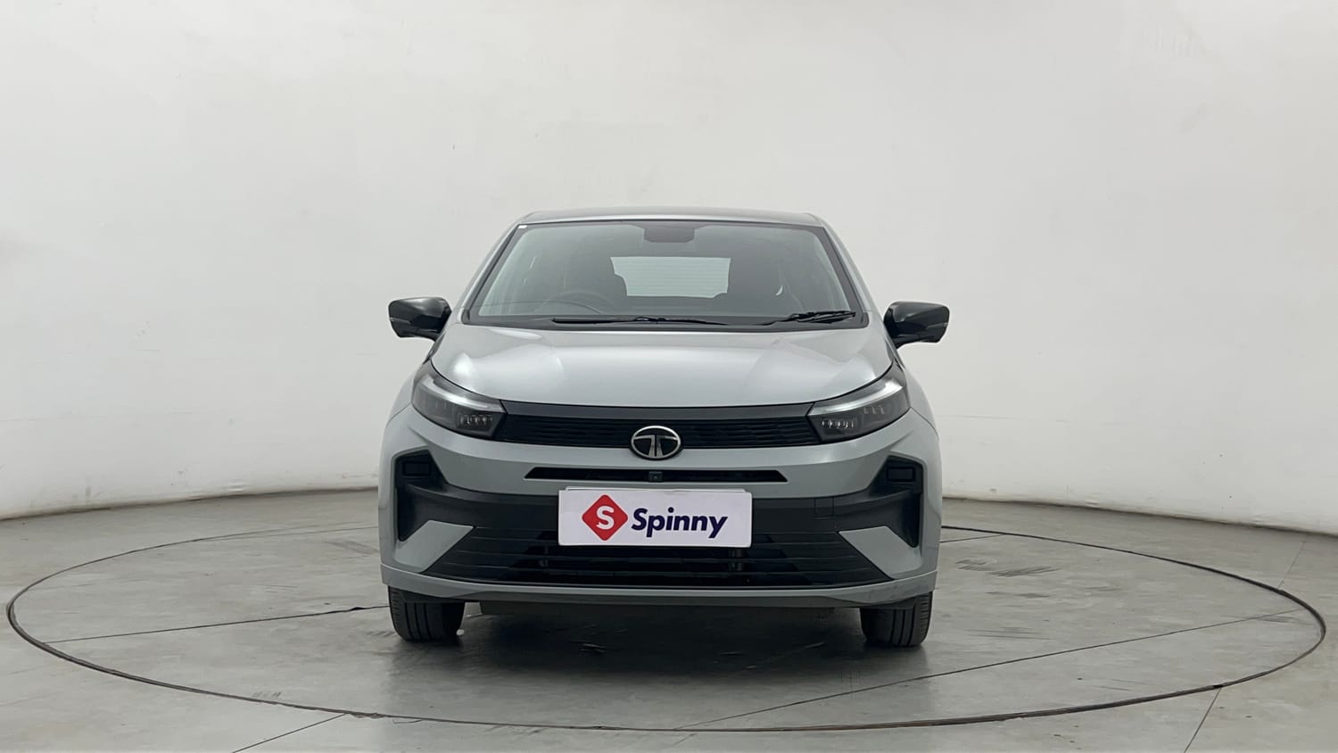 Used 2025 Tata Altroz Creative Petrol 5AMT Petrol Automatic exterior FRONT VIEW