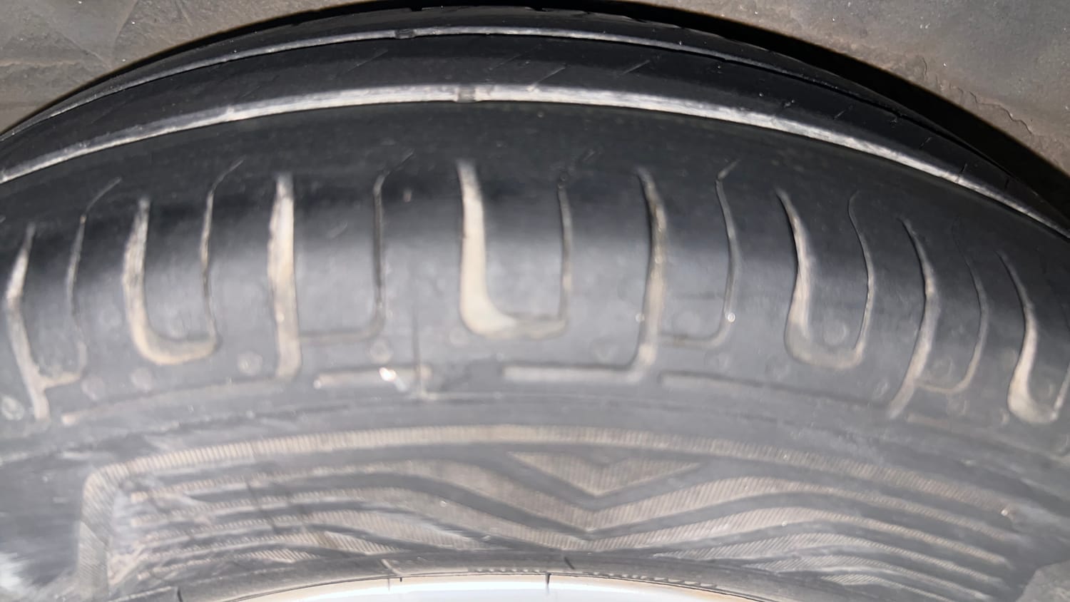 Used 2013 Hyundai i10 Magna 1.2 Kappa2 Petrol Manual tyres RIGHT REAR TYRE TREAD VIEW
