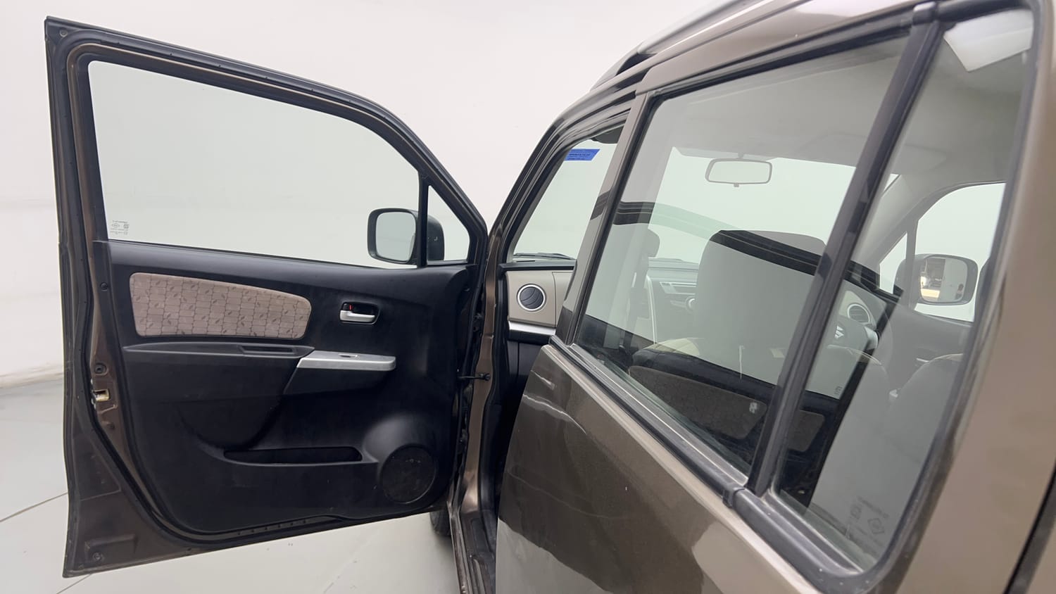 Used 2016 Maruti Suzuki Wagon R 1.0 VXI Petrol + CNG (Outside Fitted) Cng Manual interior LEFT FRONT DOOR OPEN VIEW