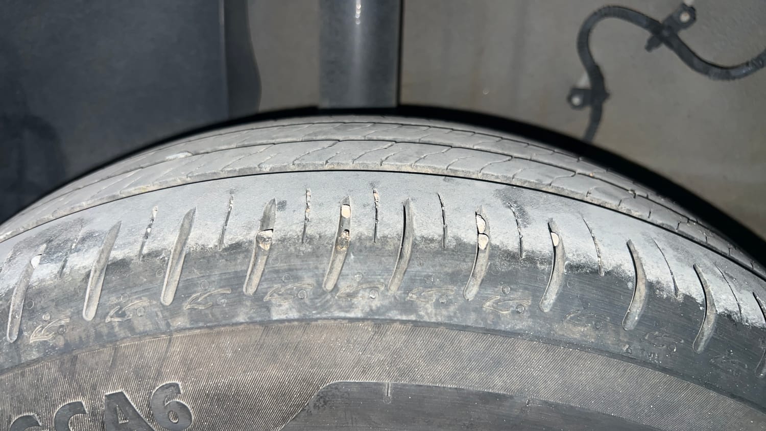 Used 2025 Tata Altroz Creative Petrol 5AMT Petrol Automatic tyres RIGHT REAR TYRE TREAD VIEW