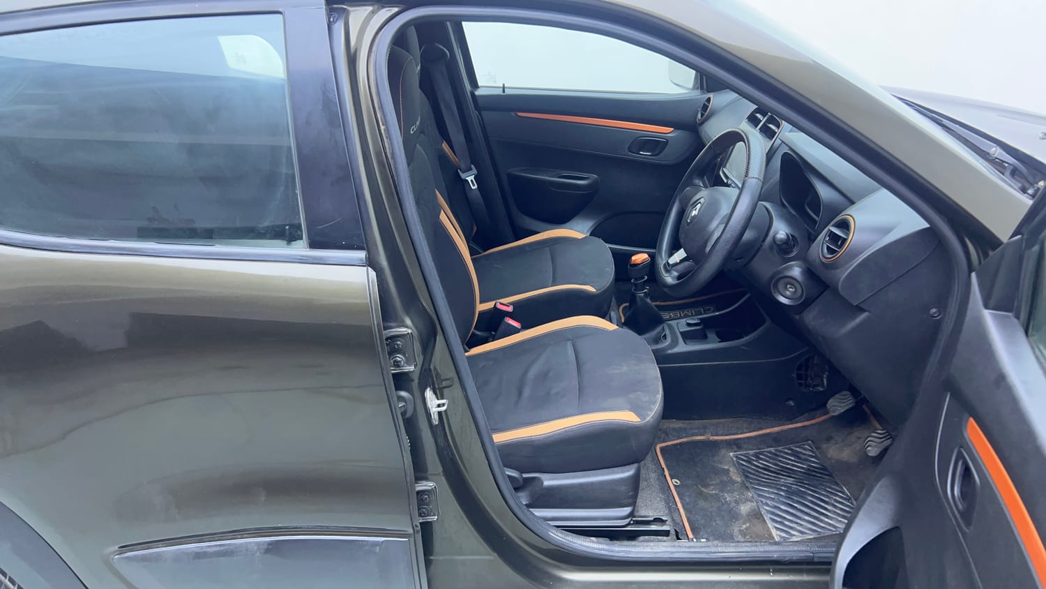 Used 2018 Renault Kwid CLIMBER 1.0 Petrol Manual interior RIGHT SIDE FRONT DOOR CABIN VIEW