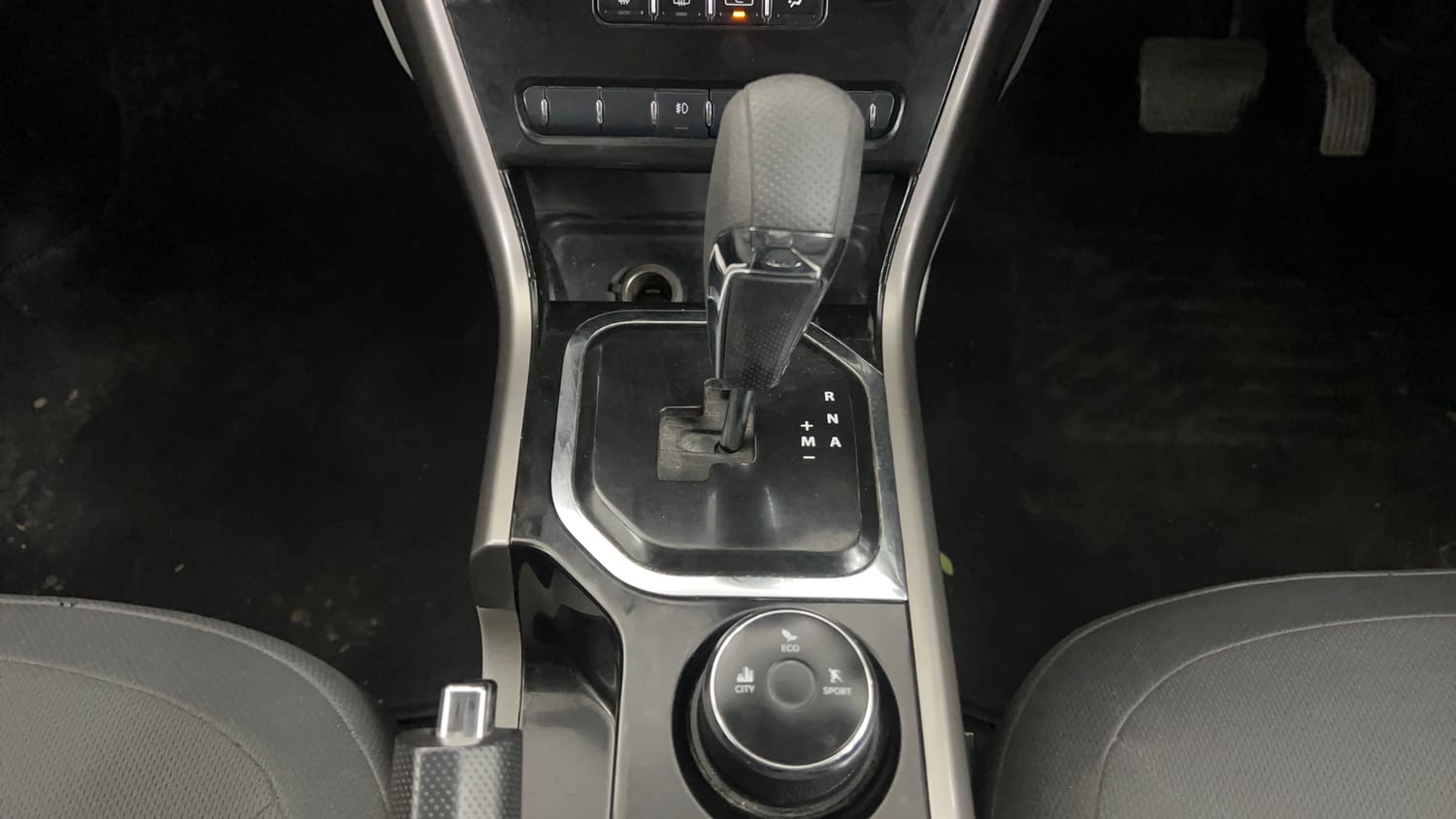 Used 2019 Tata Nexon XZA Plus Diesel Diesel Automatic interior GEAR  KNOB VIEW