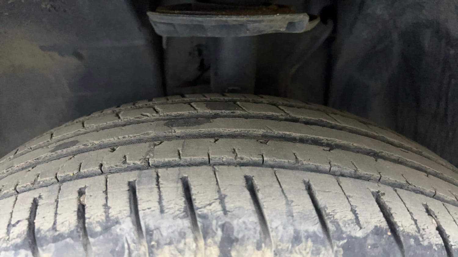 Used 2022 Tata Punch Pure MT Petrol Manual tyres LEFT FRONT TYRE TREAD VIEW