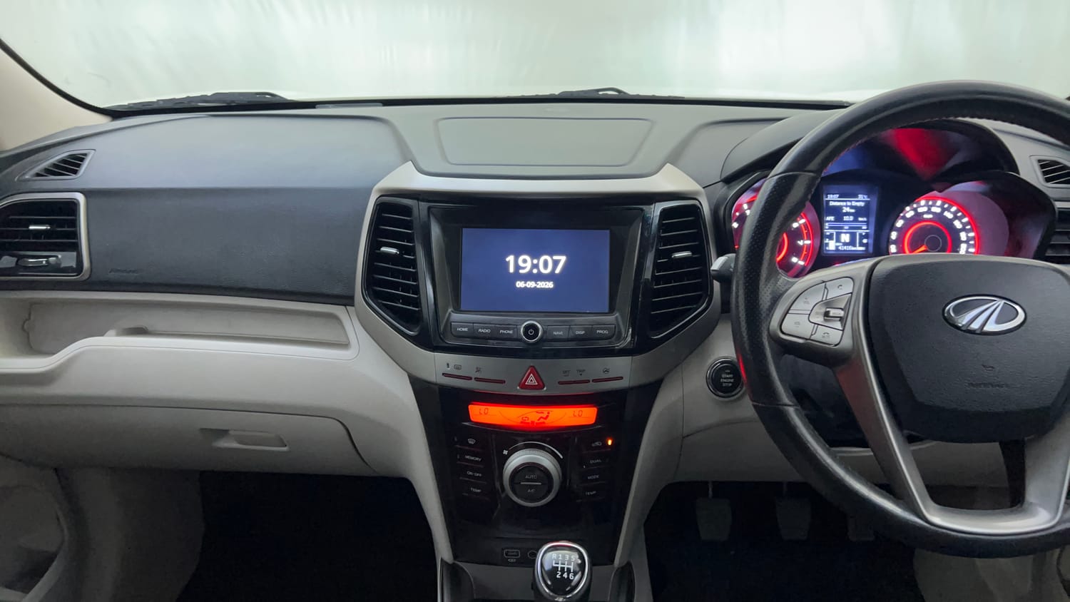 Used 2021 Mahindra XUV 300 W8 1.2 Petrol Petrol Manual interior MUSIC SYSTEM & AC CONTROL VIEW