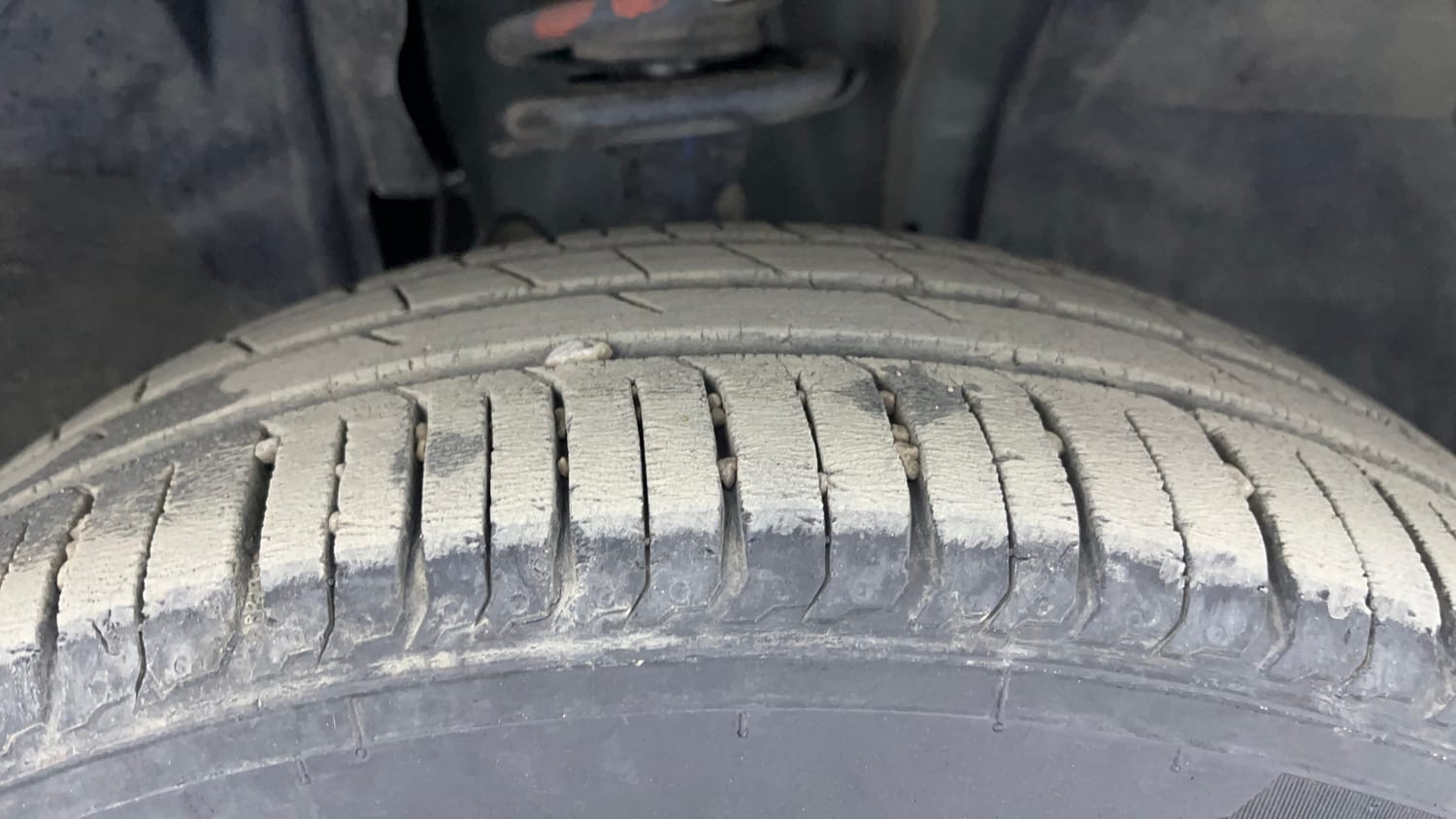 Used 2021 Renault Triber RXZ EASY-R AMT Dual Tone Petrol Automatic tyres RIGHT FRONT TYRE TREAD VIEW