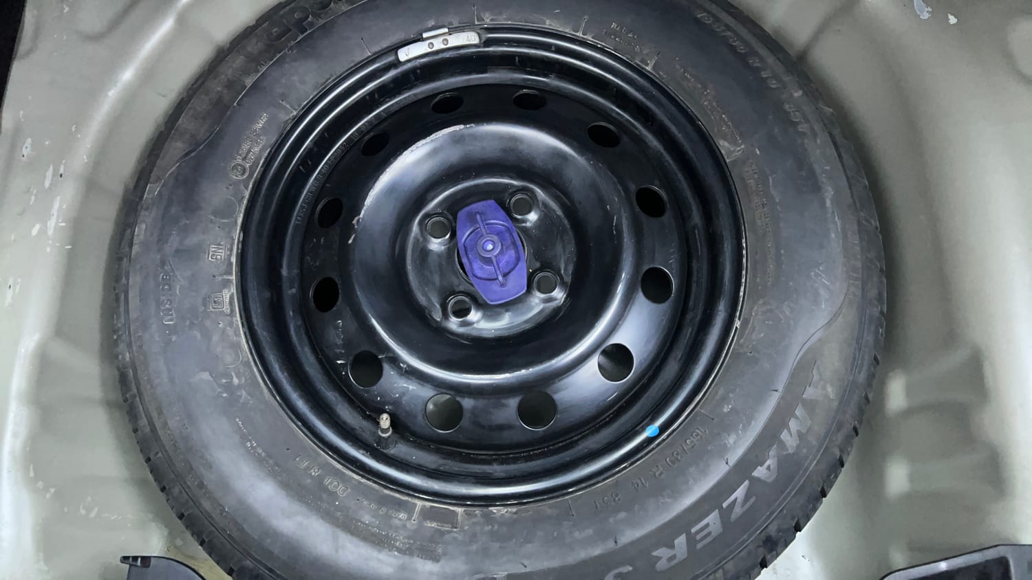 Used 2018 Maruti Suzuki Swift VDi AMT Diesel Automatic tyres SPARE TYRE VIEW