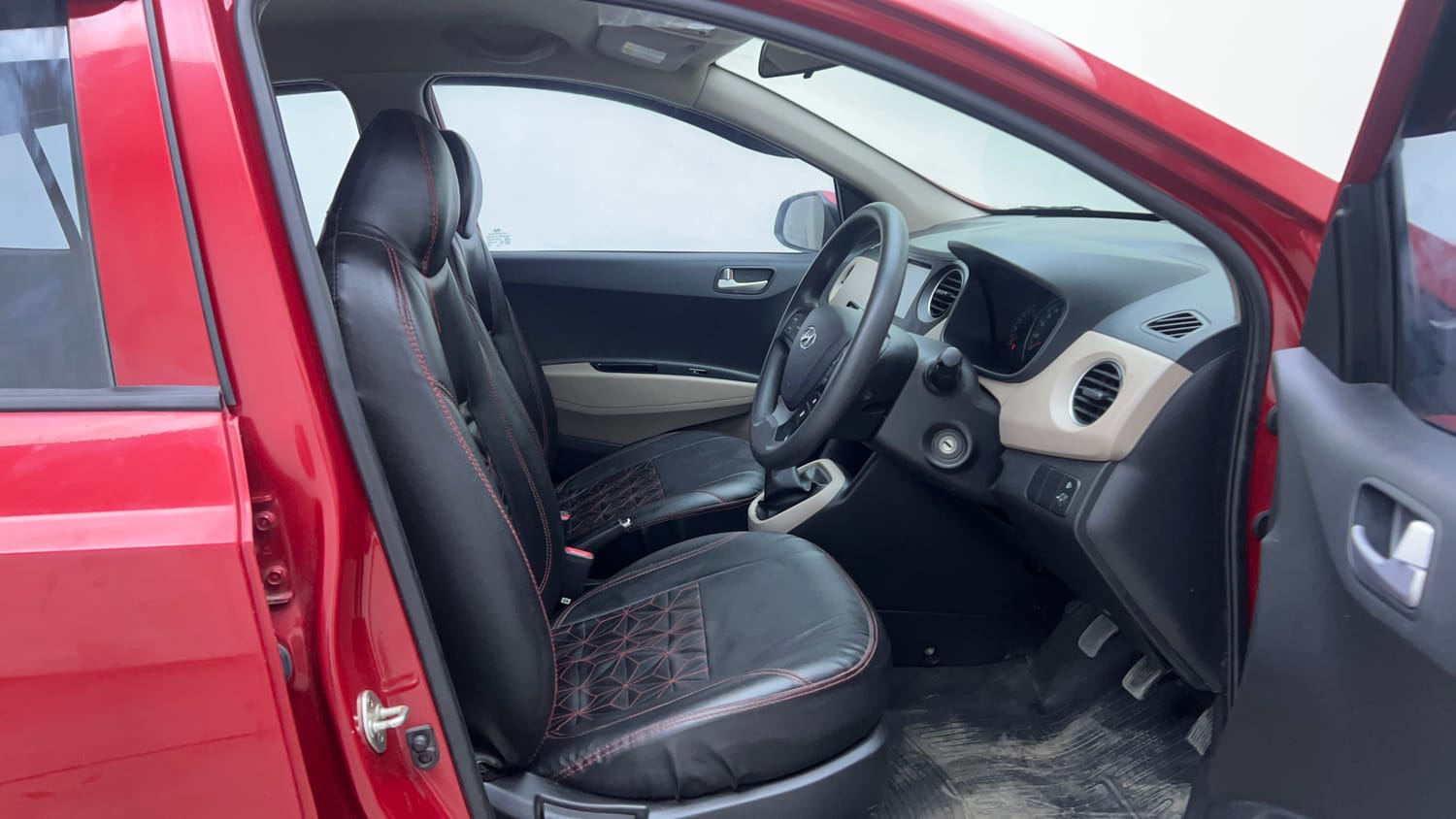 Used 2019 Hyundai Grand i10 Sportz 1.2 Kappa VTVT Petrol Manual interior RIGHT SIDE FRONT DOOR CABIN VIEW