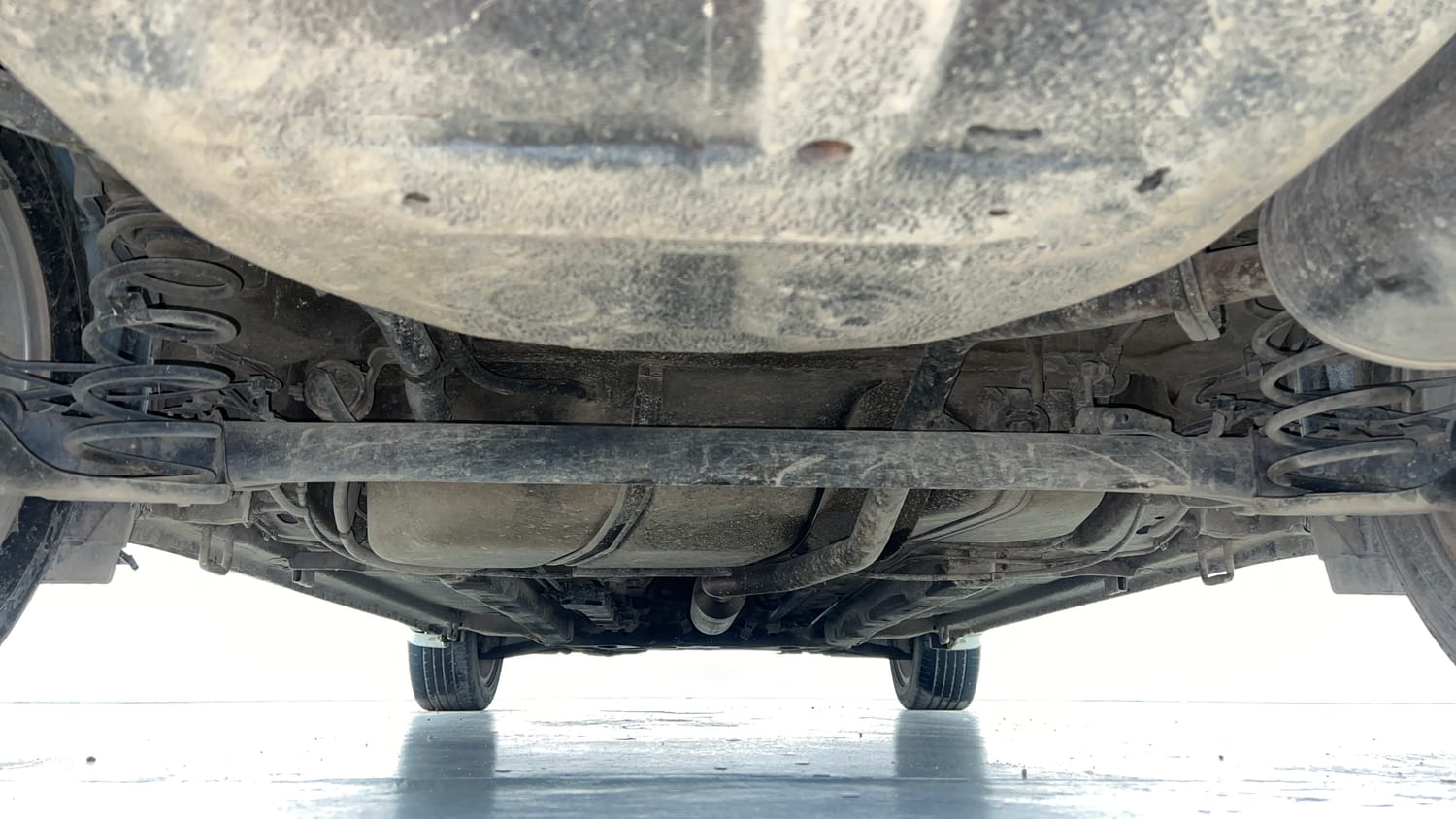 Used 2019 Maruti Suzuki Ciaz Alpha Hybrid 1.5 Petrol Manual extra REAR UNDERBODY VIEW (TAKEN FROM REAR)