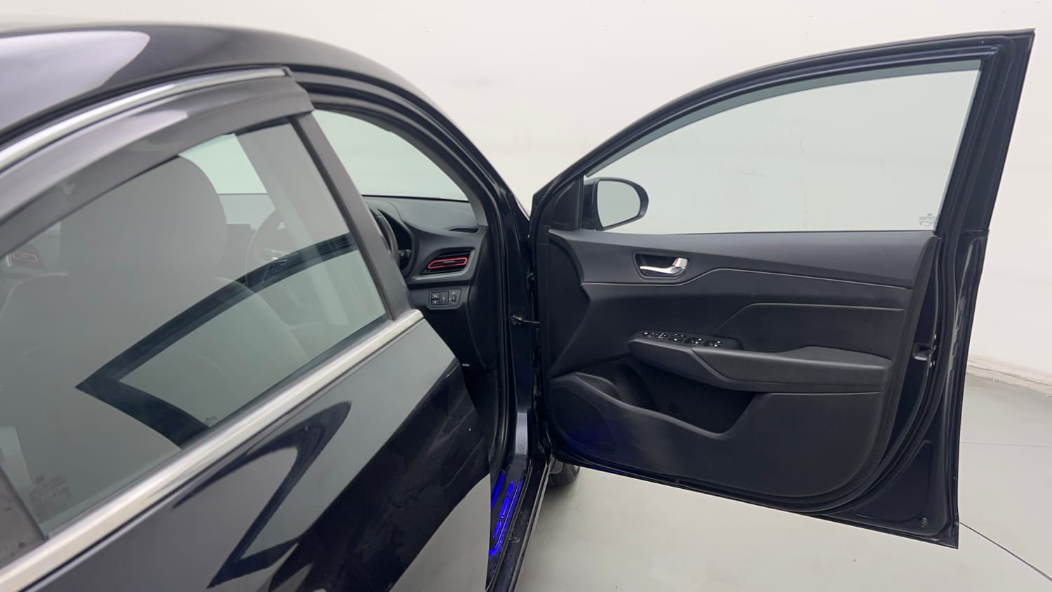 Used 2021 Hyundai Verna SX (O) 1.0 Turbo DCT Petrol Automatic interior RIGHT FRONT DOOR OPEN VIEW