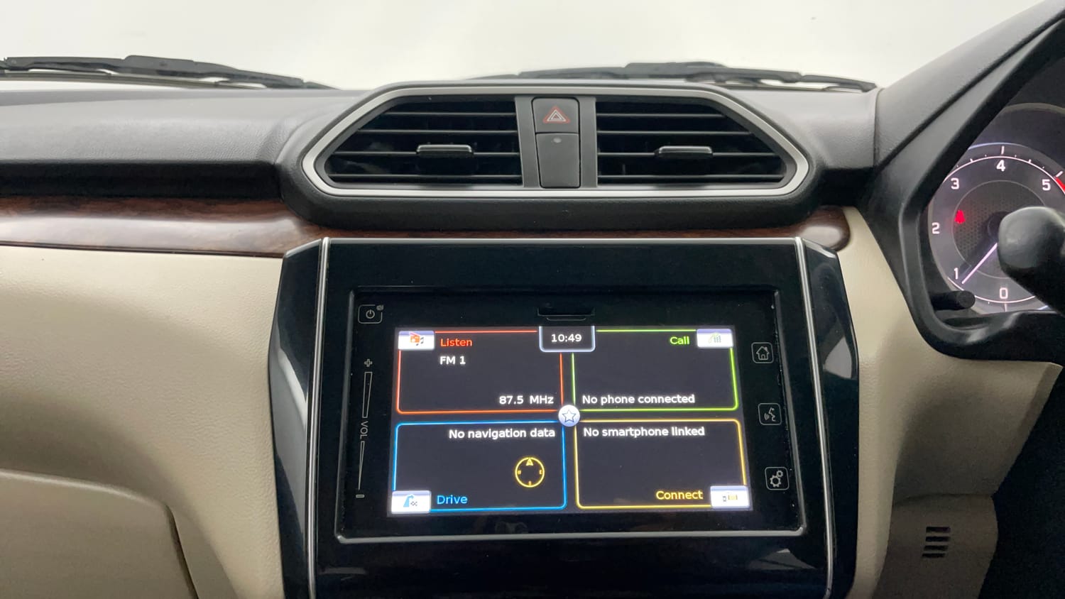 Used 2017 Maruti Suzuki Dzire ZDi Plus AMT Diesel Automatic top_features Integrated (in-dash) music system