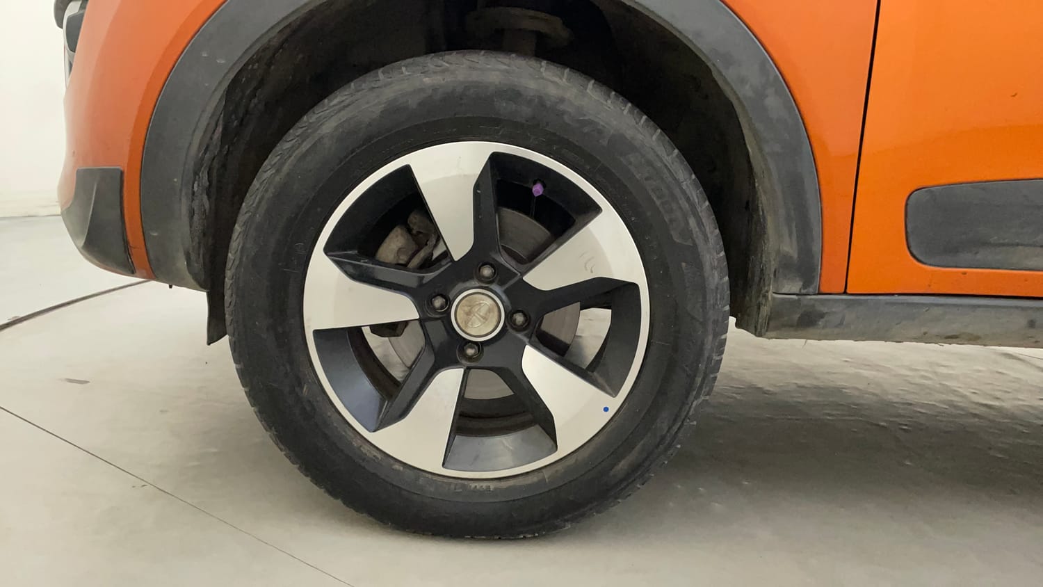 Used 2018 Tata Nexon XZ Plus Petrol Manual tyres LEFT FRONT TYRE RIM VIEW