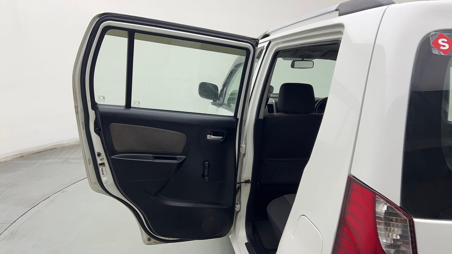 Used 2013 Maruti Suzuki Wagon R LXI Petrol Manual interior LEFT REAR DOOR OPEN VIEW