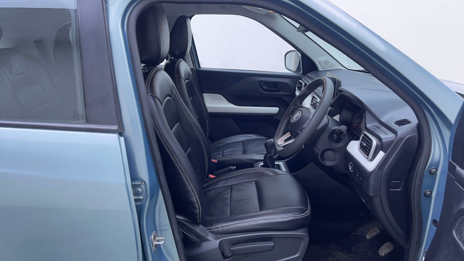 Used 2022 Tata Punch Accomplished MT Petrol Manual interior RIGHT SIDE FRONT DOOR CABIN VIEW
