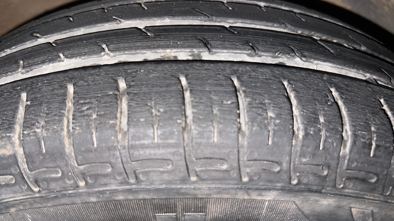 Used 2021 Hyundai Grand i10 Nios Magna 1.2 Kappa VTVT Petrol Manual tyres RIGHT REAR TYRE TREAD VIEW
