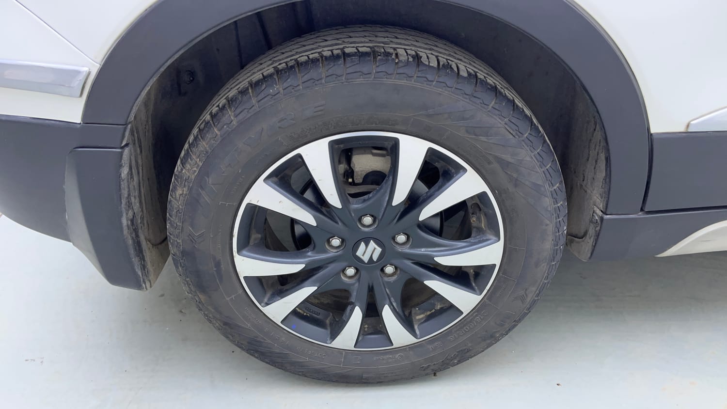 Used 2021 Maruti Suzuki S-Cross Zeta AT Petrol Automatic tyres RIGHT REAR TYRE RIM VIEW