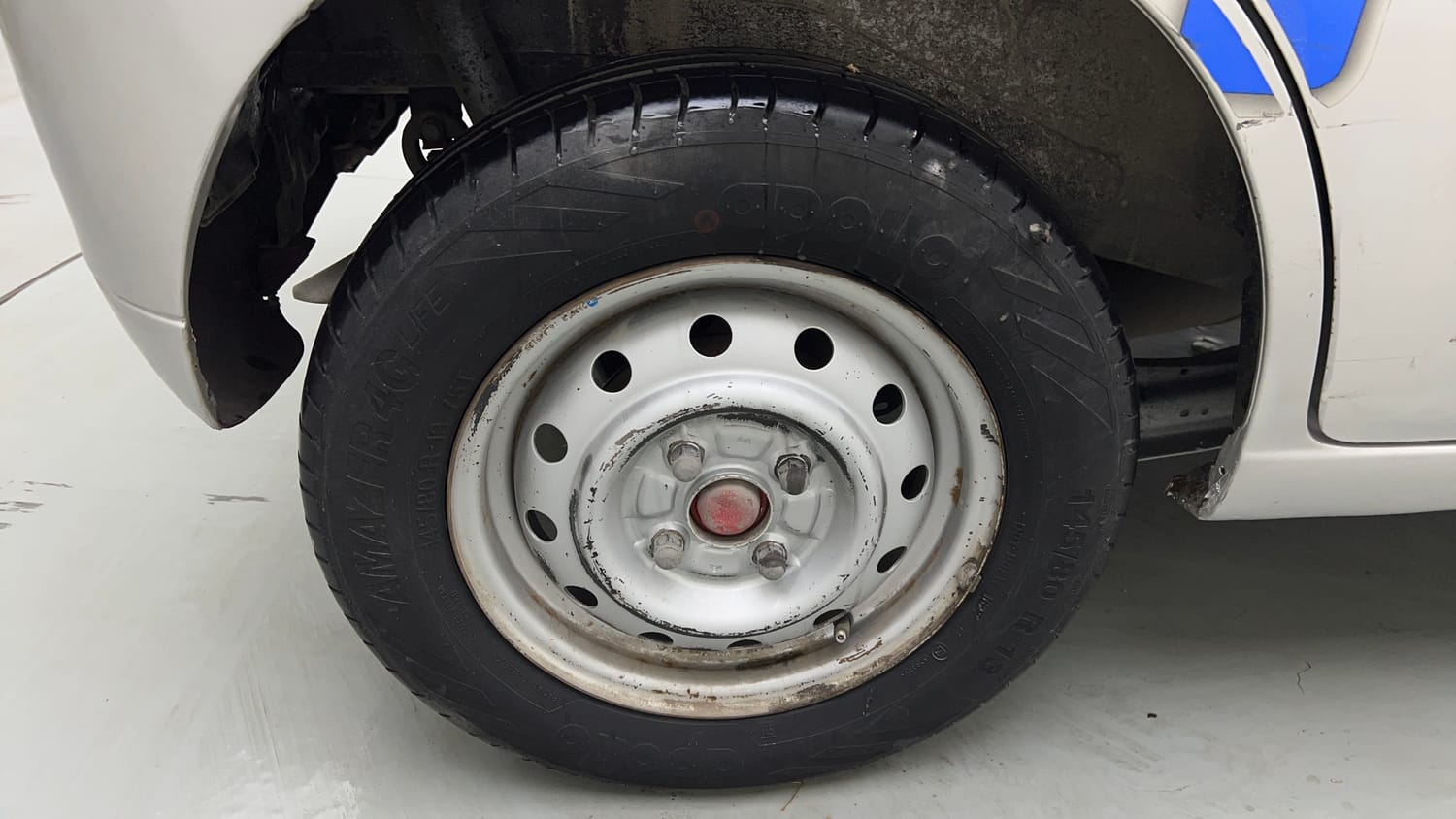 Used 2013 Maruti Suzuki Wagon R LXI CNG Cng Manual tyres RIGHT REAR TYRE RIM VIEW