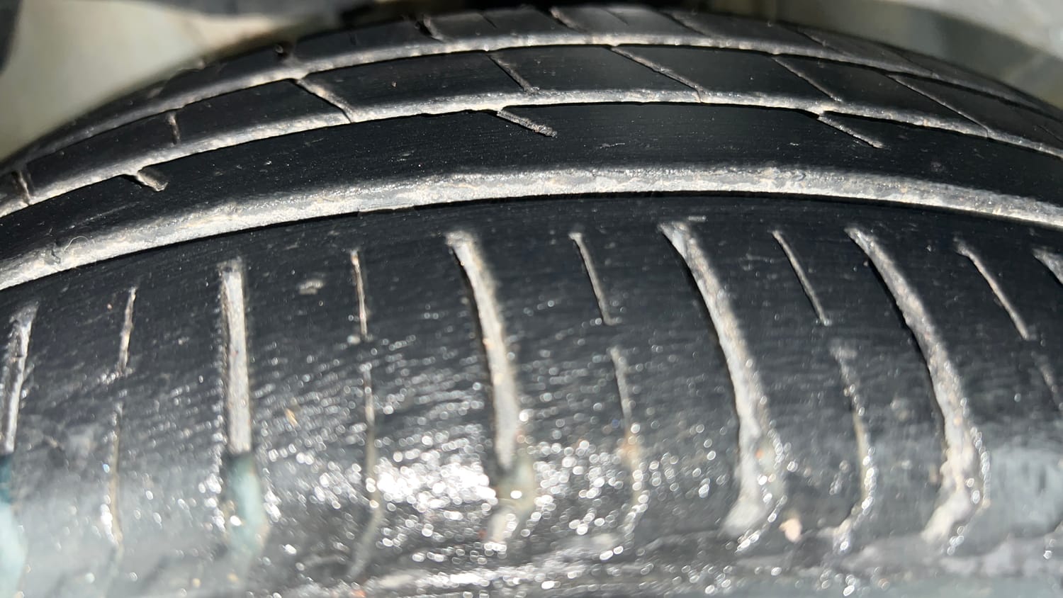 Used 2014 Honda City S Petrol Manual tyres LEFT FRONT TYRE TREAD VIEW