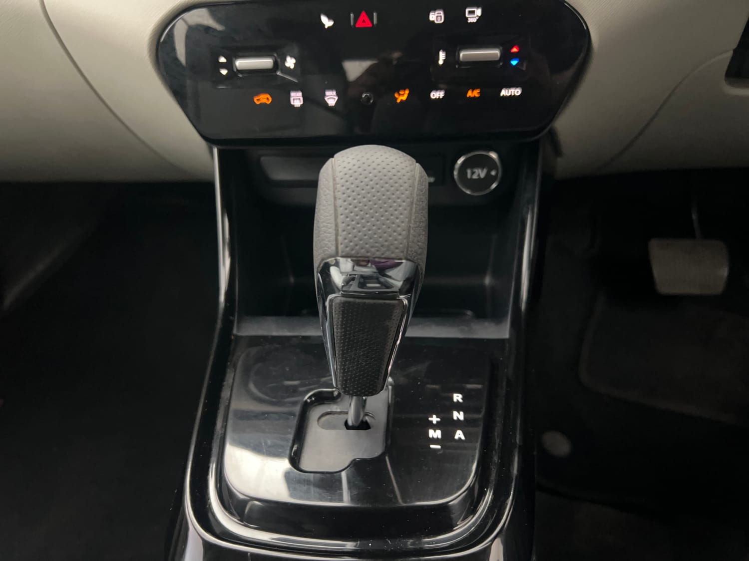 Used 2025 Tata Altroz Creative Petrol 5AMT Petrol Automatic interior GEAR  KNOB VIEW