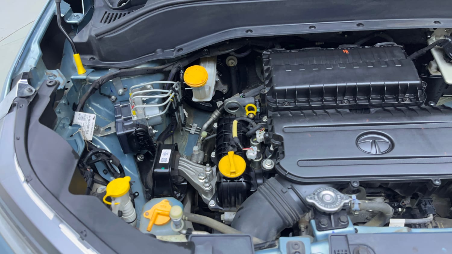 Used 2022 Tata Punch Accomplished MT Petrol Manual engine ENGINE RIGHT SIDE VIEW