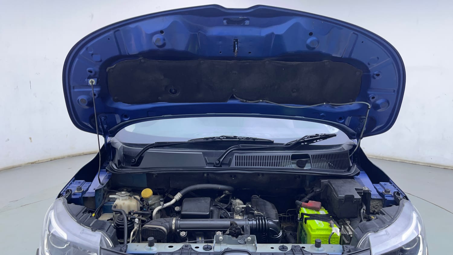 Used 2021 Renault Triber RXZ EASY-R AMT Dual Tone Petrol Automatic engine ENGINE & BONNET OPEN FRONT VIEW