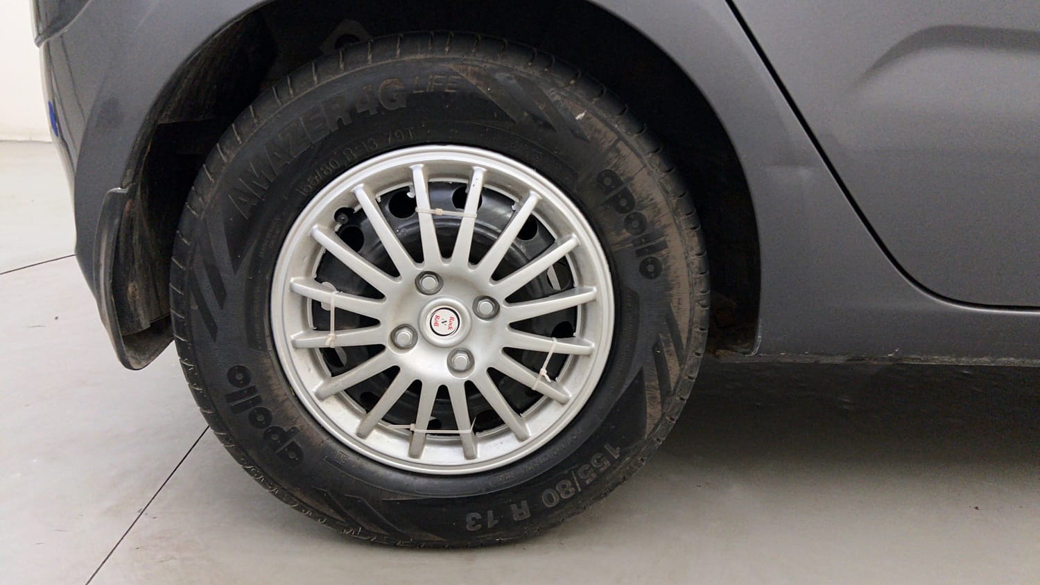 Used 2014 Hyundai i10 Era 1.1 iRDE2 Petrol Manual tyres RIGHT REAR TYRE RIM VIEW