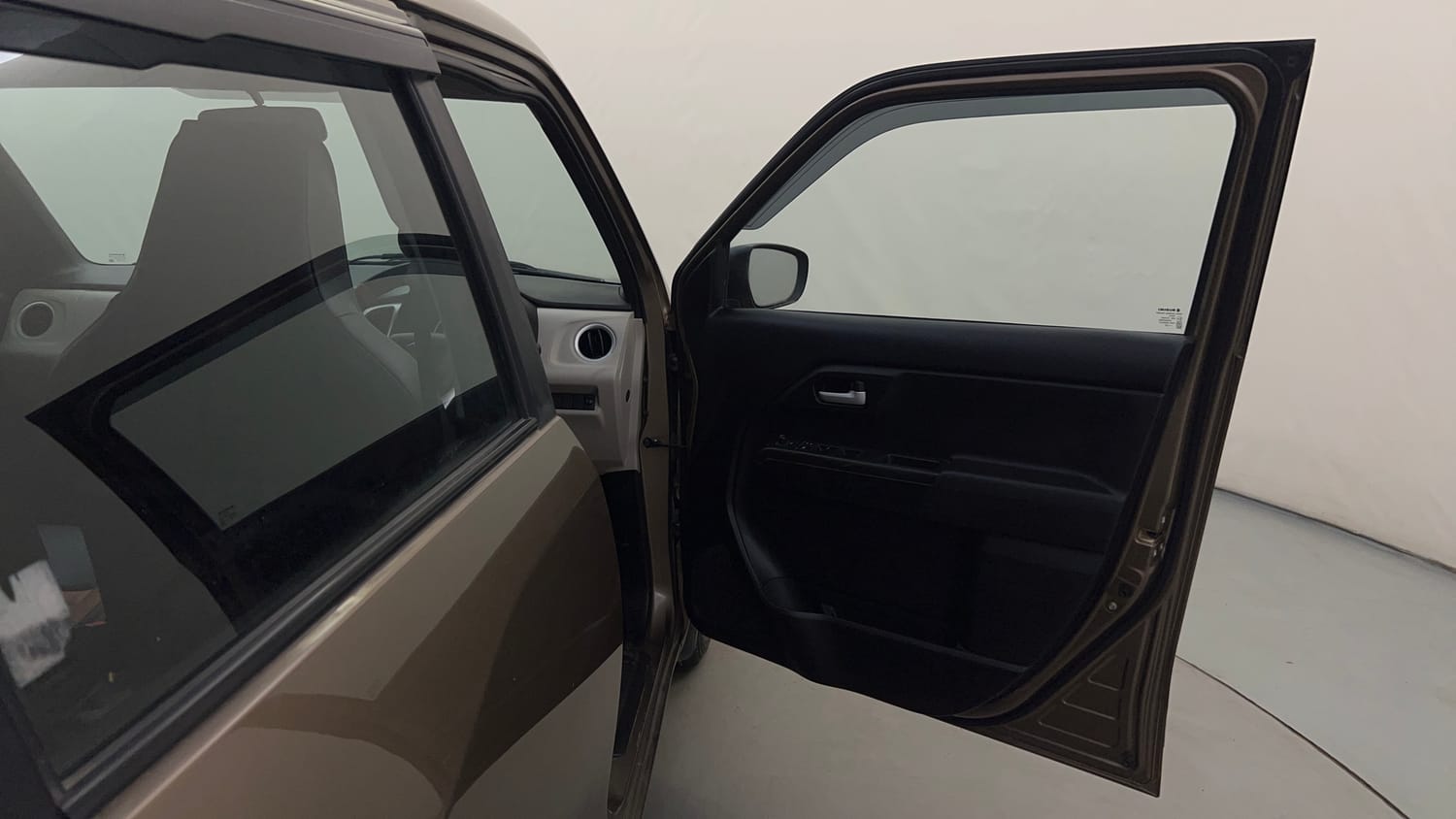 Used 2021 null Petrol Automatic interior RIGHT FRONT DOOR OPEN VIEW
