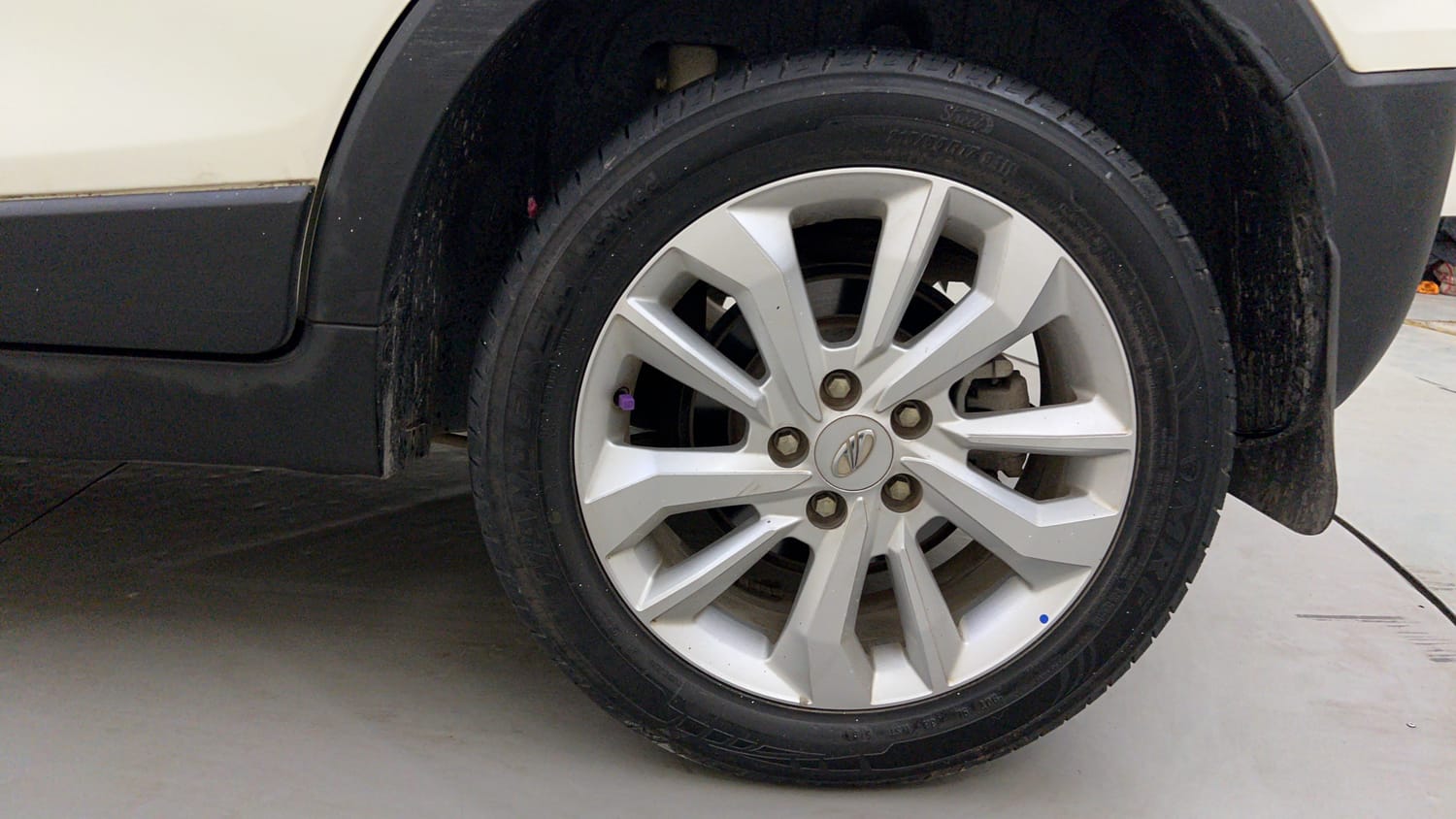 Used 2021 Mahindra XUV 300 W8 1.2 Petrol Petrol Manual tyres LEFT REAR TYRE RIM VIEW