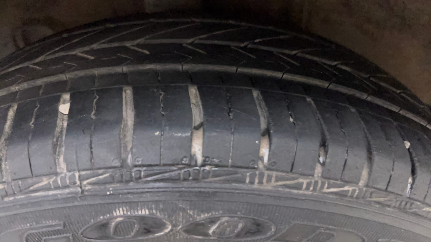 Used 2019 Hyundai Grand i10 Sportz 1.2 Kappa VTVT Petrol Manual tyres RIGHT REAR TYRE TREAD VIEW