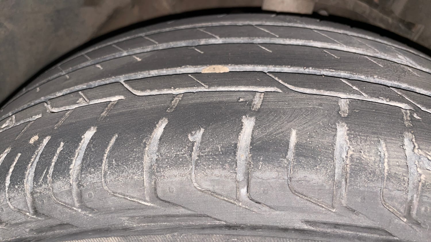Used 2018 Tata Nexon XZ Plus Petrol Manual tyres RIGHT FRONT TYRE TREAD VIEW