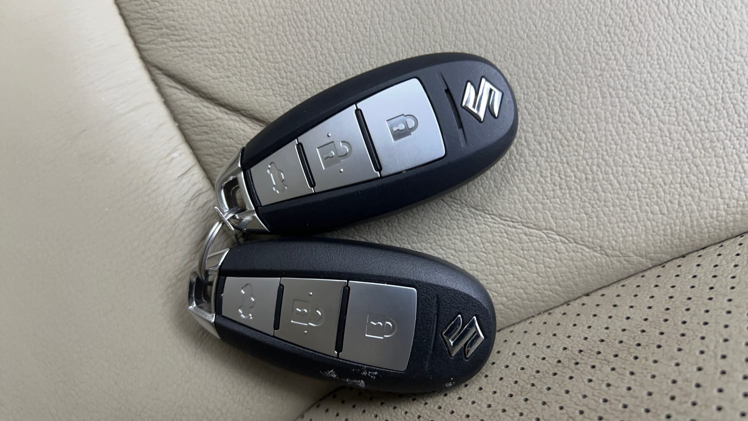 Used 2019 Maruti Suzuki Ciaz Alpha Hybrid 1.5 Petrol Manual extra CAR KEY VIEW